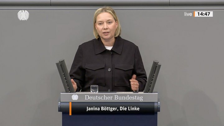 Janian Böttger redet im Bundestag zur aktuellen Debatte mit dem Titel "Zäsur in Sachsen-Anhalt – Nicht zur Tagesordnung übergehen - Keine Zusammenarbeit mit Rechtsextremen"